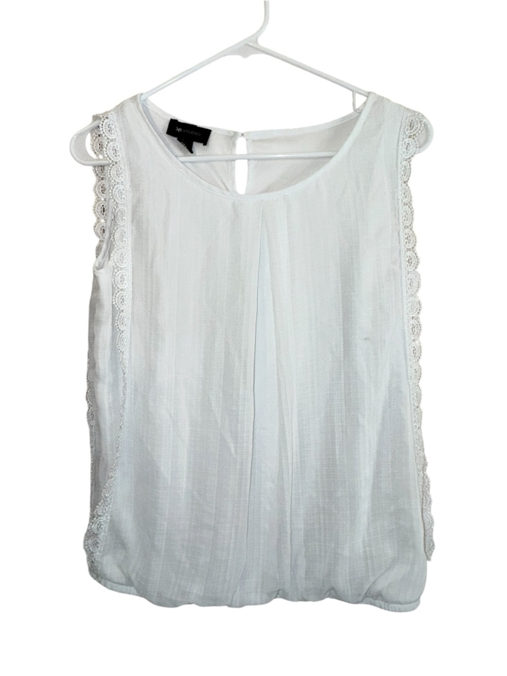 Ab studio white bubble top with lace trim, women's size small